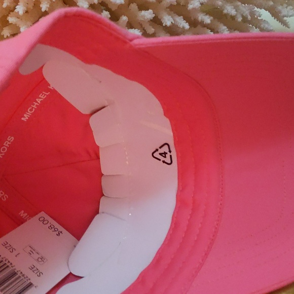 Michael Kors NWT - barbie pink 🩷 adjustable! NEVER WORN! - Picture 8 of 9
